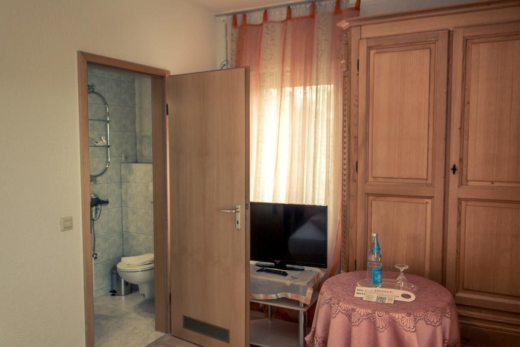 Hotel Adler Aichelberg  Ruang foto