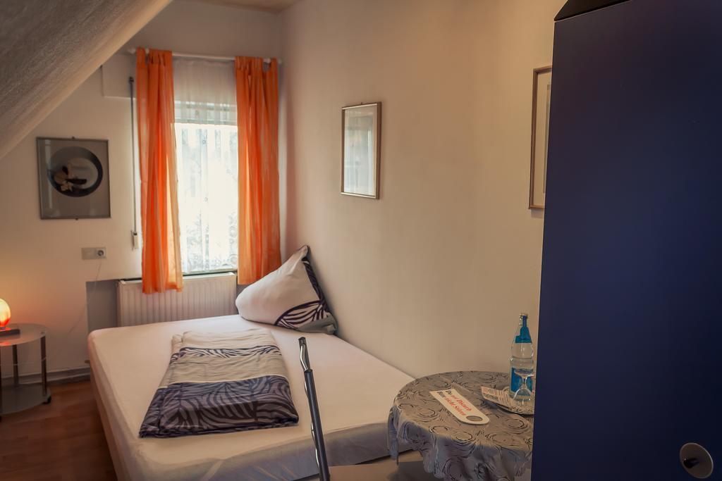 Hotel Adler Aichelberg  Ruang foto