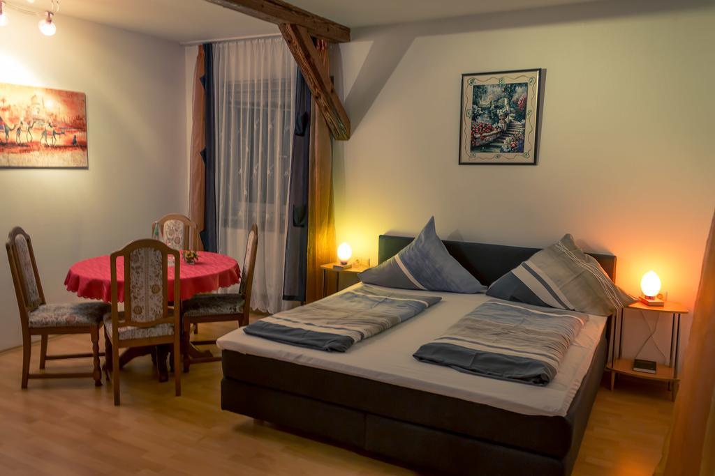 Hotel Adler Aichelberg  Ruang foto