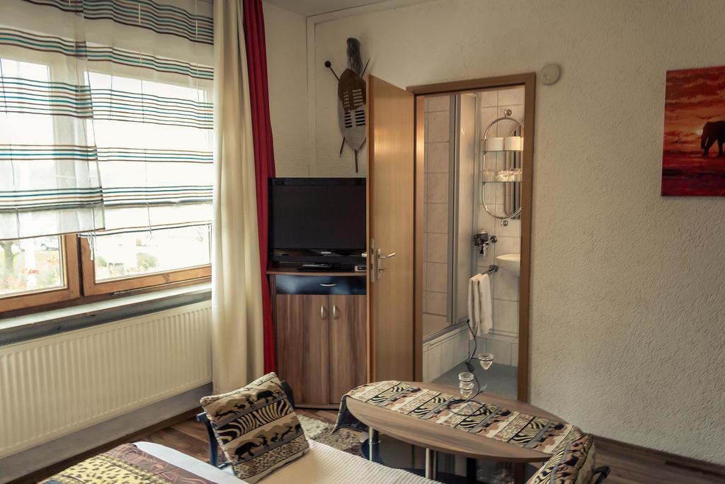 Hotel Adler Aichelberg  Ruang foto
