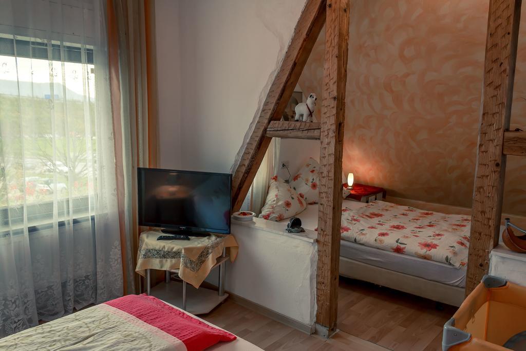 Hotel Adler Aichelberg  Ruang foto